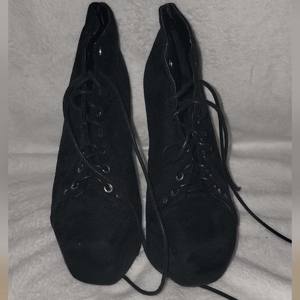 Black lace up, chunky heel bootie